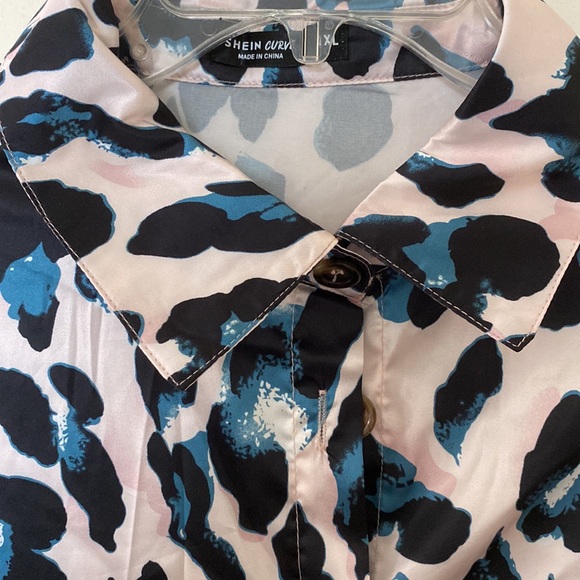 Leopard Button up blouse - Picture 3 of 4